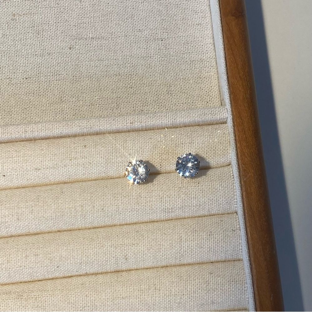 4/$15β2ct Six Prong Setting Diamond-like Cubic Zirconium CZ Gold Earrings Studs - Picture 4 of 7